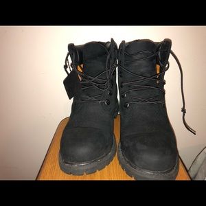 All black timberland boots